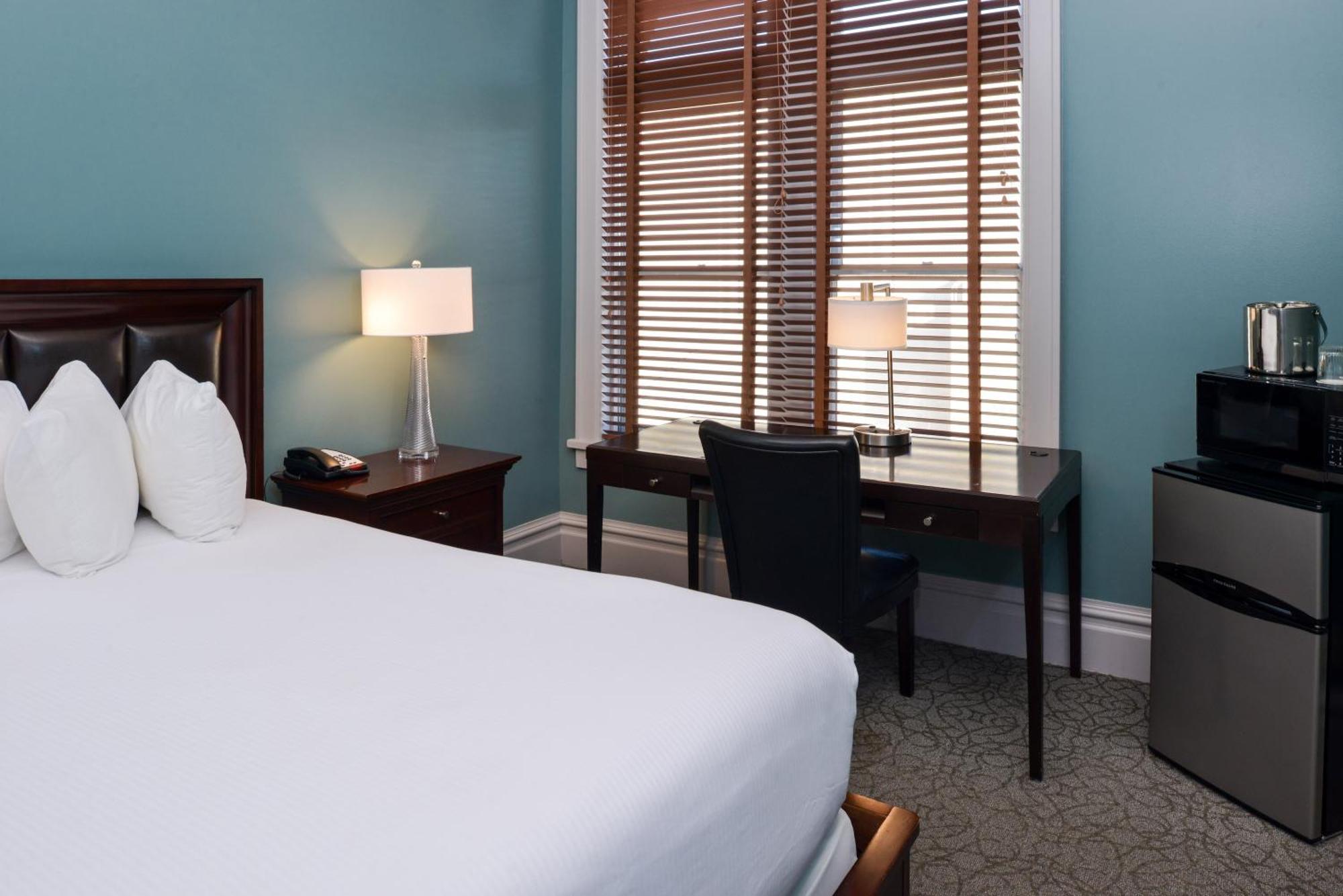 Montvale (adults Only) Hotel